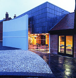 Curved Landscape, Liza Gough Daniels, 2000, Norden Farm Centre for the Arts.  Photo: Etienne Clément