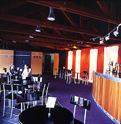 Poured Wall, Liza Gough Daniels, 2000, Norden Farm Centre for the Arts.  Photo: Etienne Clément.