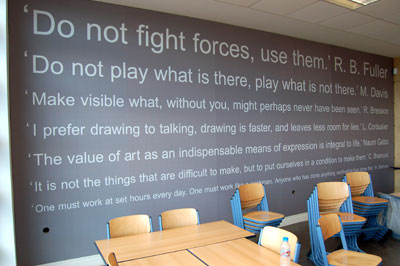 Art History room, quotations on wall. Photo: Linda Mallett