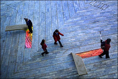 Bench design for Blue Carpet, Thomas Heatherwick Studio, 1997. Newcastle upon Tyne