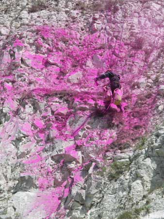 Quarry 2 project by artist Lee Simmons: Cliff painting; photograph &copy; Sue Roche, 2006