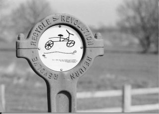 Avon Ring Road Project. Artist, Kevin Hughes working with Cadbury Heath and Made for Ever Youth Centres. Photo: Paul Challis